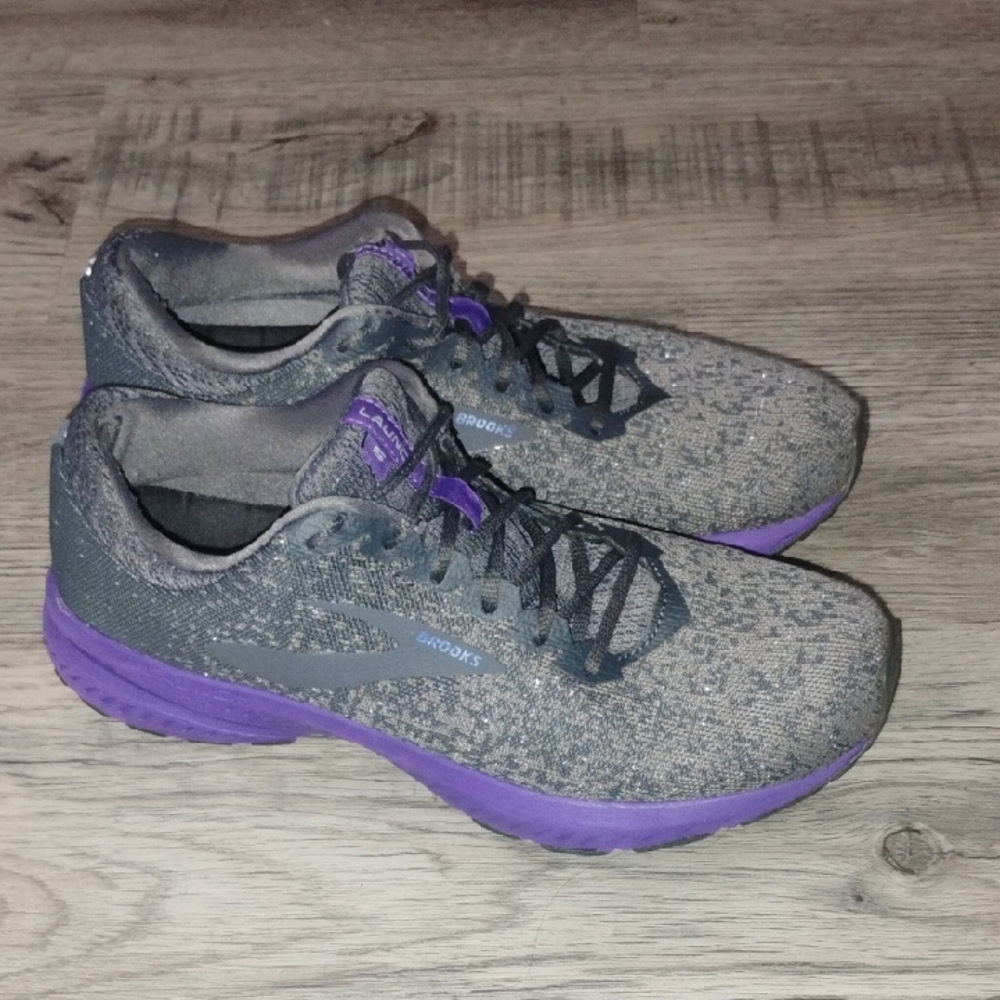 Brooks Launch 6 Women's Gray and Purple Knit Running Sneakers Size 9.5